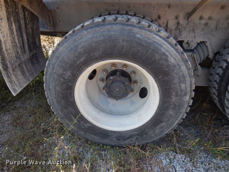 image for item DP0309 2004 International 5600i  ready mix truck