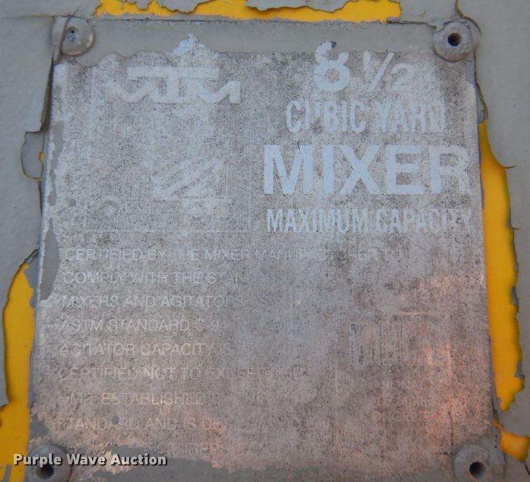 image for item DP0309 2004 International 5600i  ready mix truck