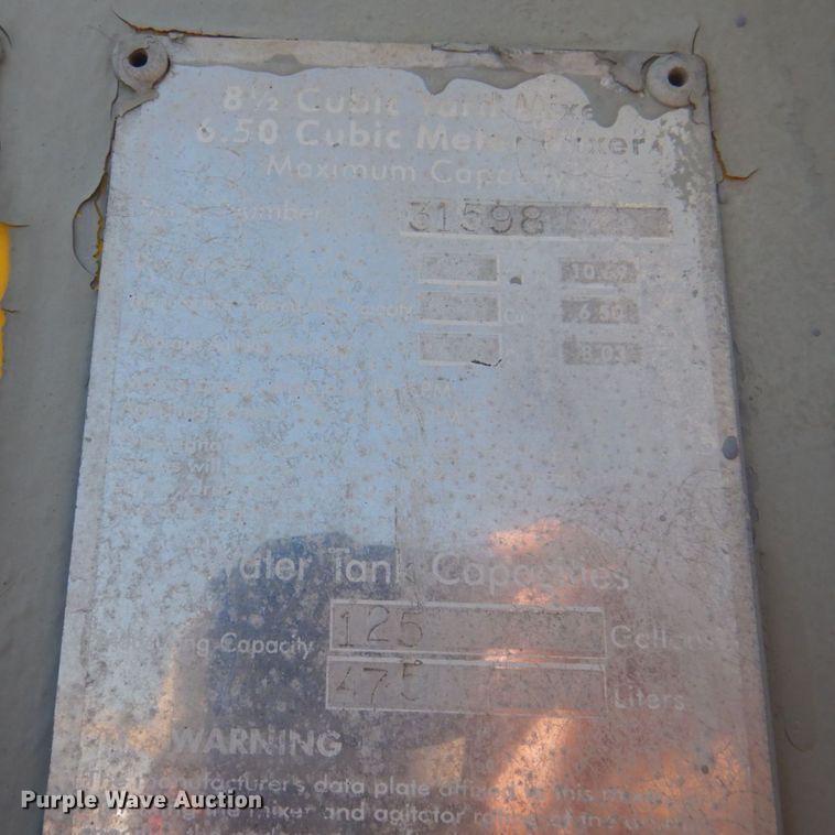 image for item DP0309 2004 International 5600i  ready mix truck