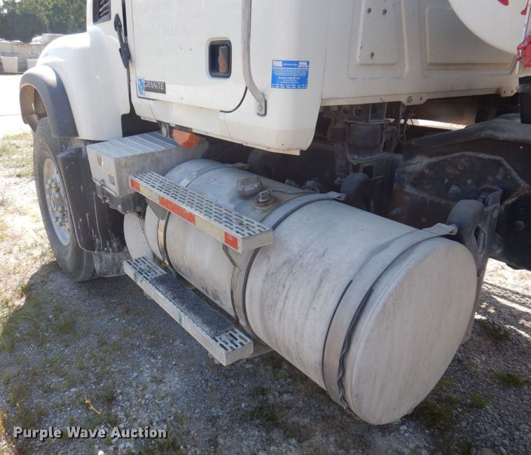 image for item DP0310 2005 Mack CV513  ready mix truck