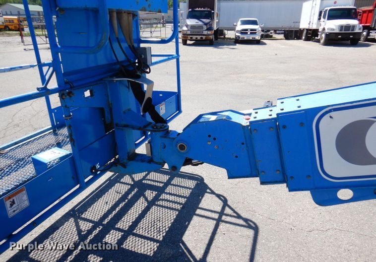 image for item DQ7214 2008 Genie S-60  boom lift