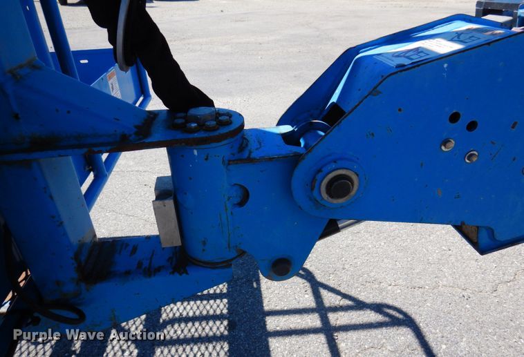 image for item DQ7214 2008 Genie S-60  boom lift