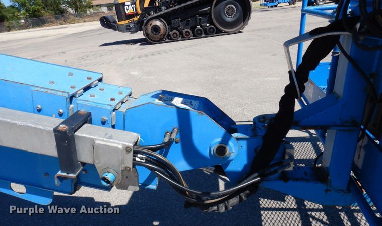 image for item DQ7214 2008 Genie S-60  boom lift