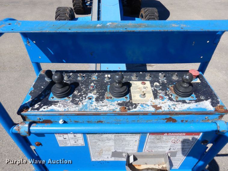 image for item DQ7214 2008 Genie S-60  boom lift