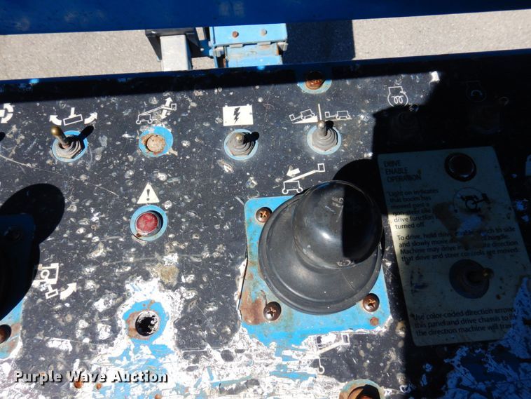 image for item DQ7214 2008 Genie S-60  boom lift