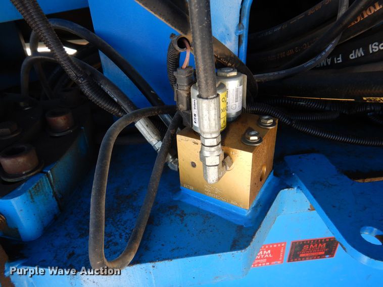 image for item DQ7214 2008 Genie S-60  boom lift