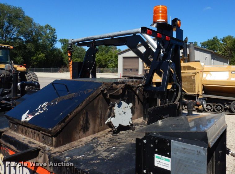 image for item DQ7215 2015 Stepp Manufacturing OJG275  melter applicator