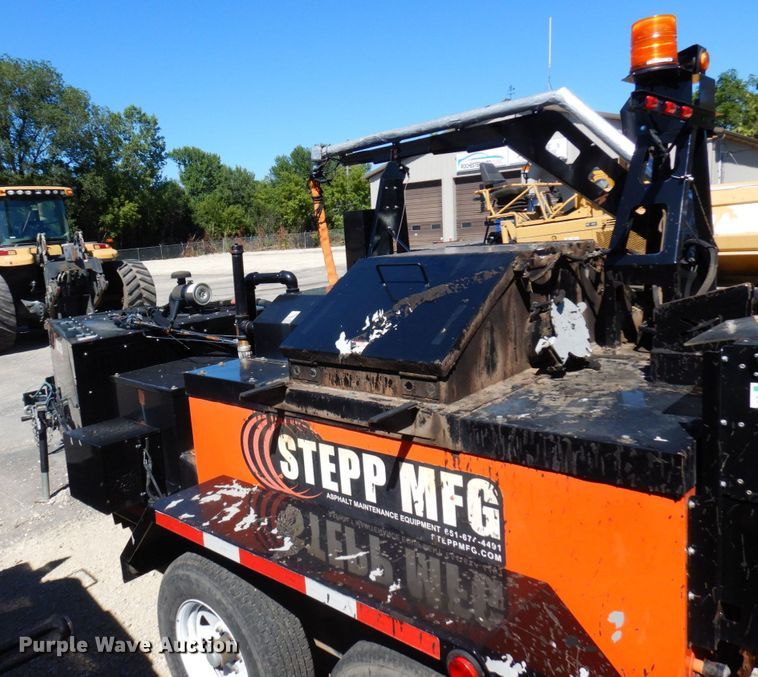 image for item DQ7215 2015 Stepp Manufacturing OJG275  melter applicator