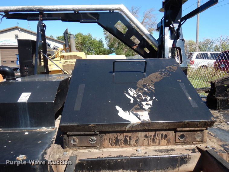 image for item DQ7215 2015 Stepp Manufacturing OJG275  melter applicator