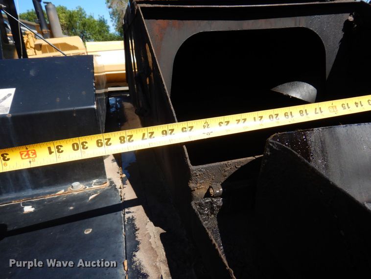 image for item DQ7215 2015 Stepp Manufacturing OJG275  melter applicator