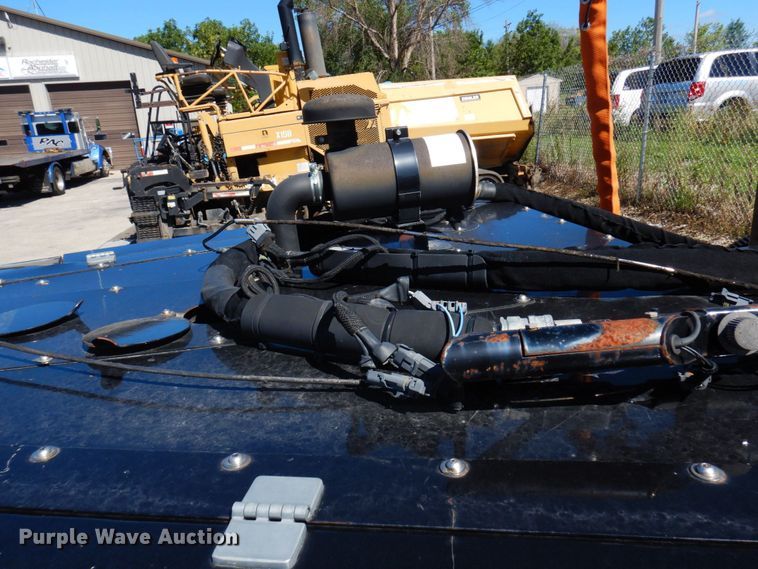 image for item DQ7215 2015 Stepp Manufacturing OJG275  melter applicator