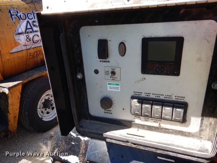 image for item DQ7215 2015 Stepp Manufacturing OJG275  melter applicator