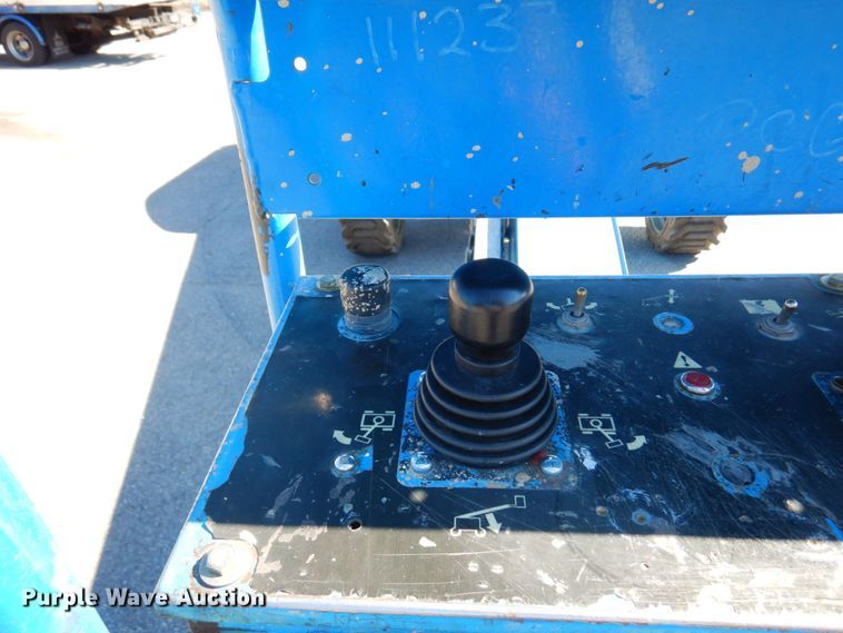 image for item DQ7216 2008 Genie S-60  boom lift