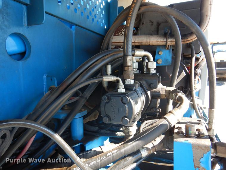 image for item DQ7216 2008 Genie S-60  boom lift