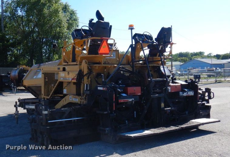 image for item DQ7218 2009 Caterpillar AP1055D  paver