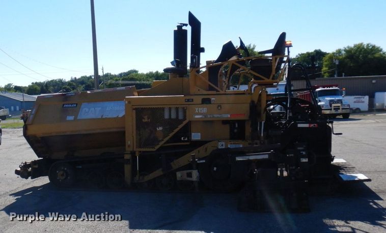 image for item DQ7218 2009 Caterpillar AP1055D  paver