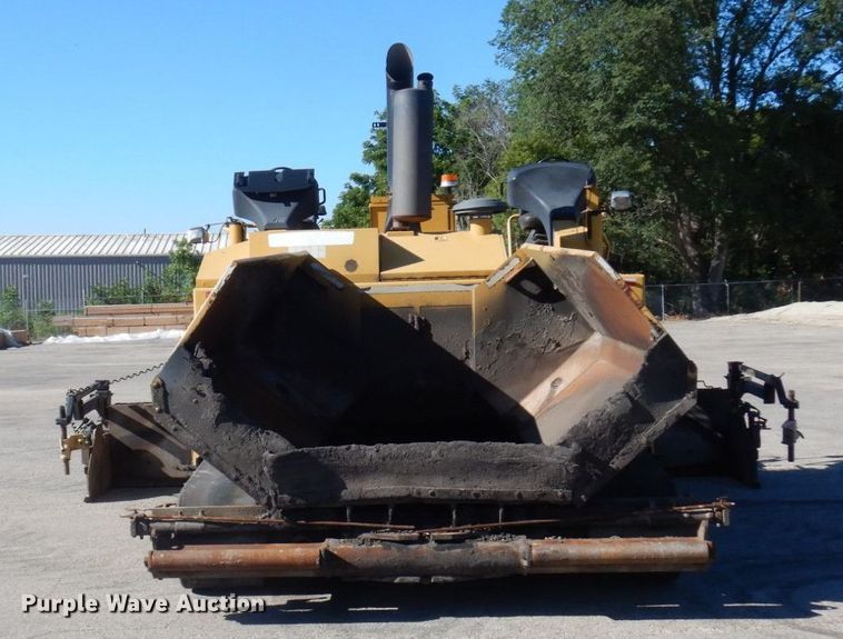 image for item DQ7218 2009 Caterpillar AP1055D  paver