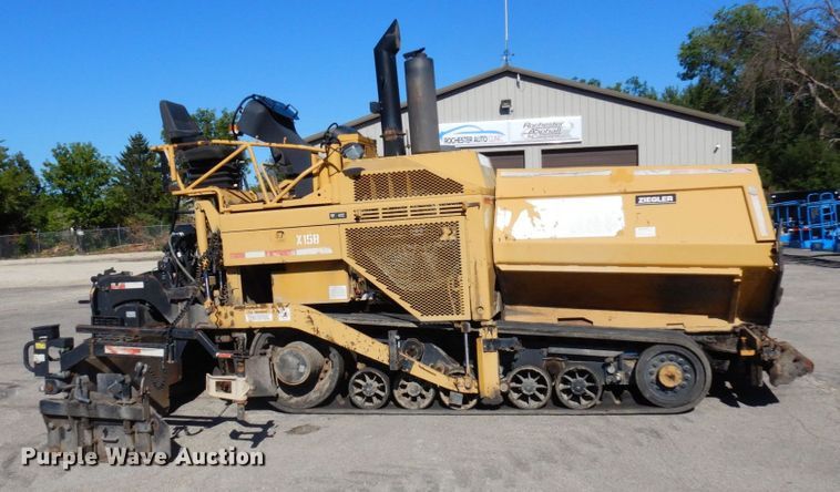 image for item DQ7218 2009 Caterpillar AP1055D  paver