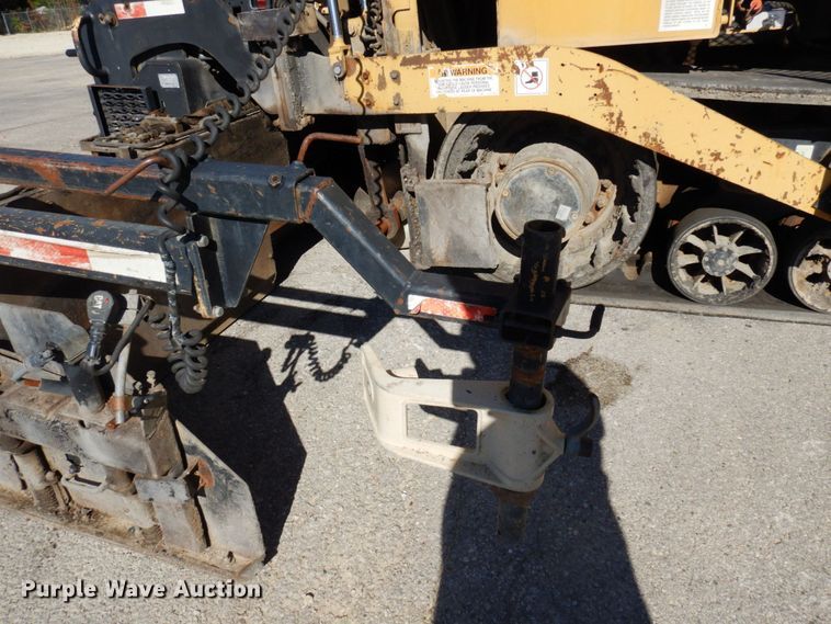 image for item DQ7218 2009 Caterpillar AP1055D  paver