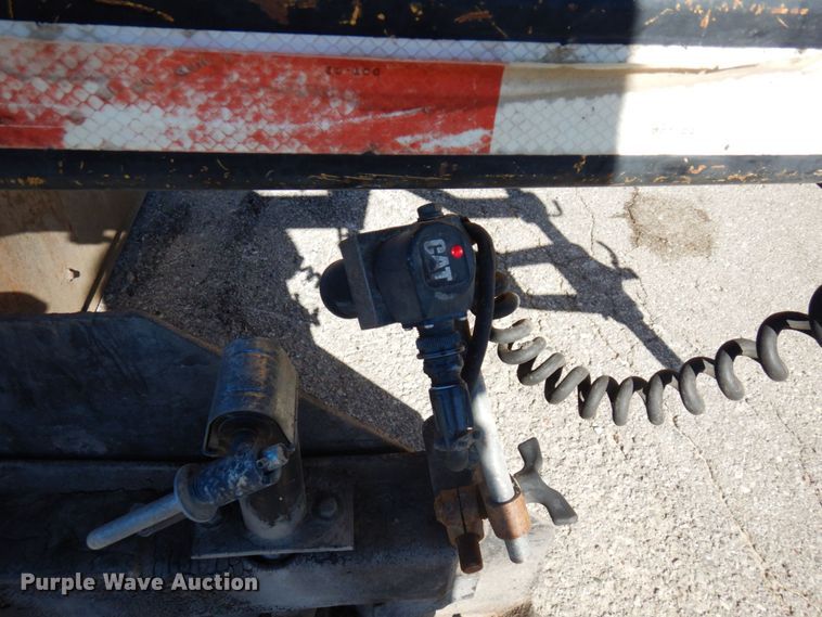 image for item DQ7218 2009 Caterpillar AP1055D  paver