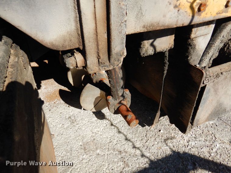 image for item DQ7218 2009 Caterpillar AP1055D  paver