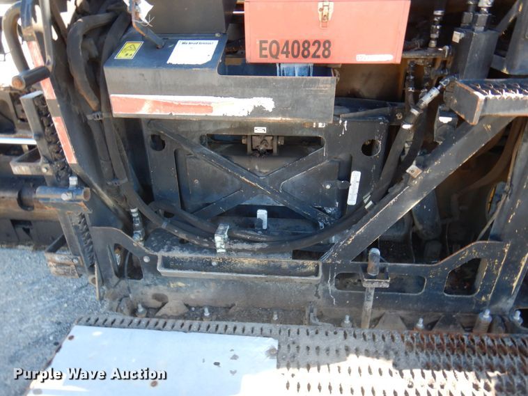 image for item DQ7218 2009 Caterpillar AP1055D  paver