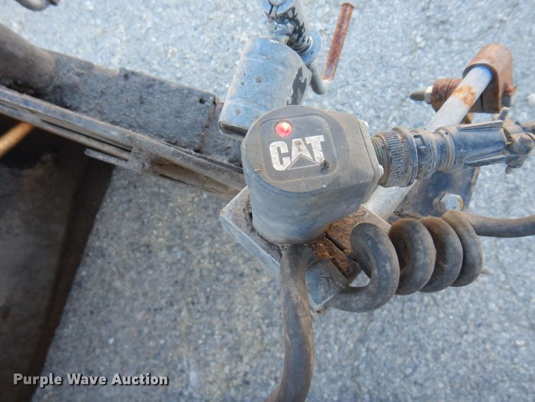 image for item DQ7218 2009 Caterpillar AP1055D  paver