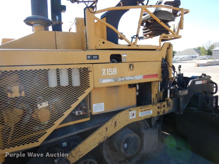 image for item DQ7218 2009 Caterpillar AP1055D  paver
