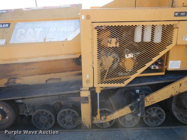 image for item DQ7218 2009 Caterpillar AP1055D  paver