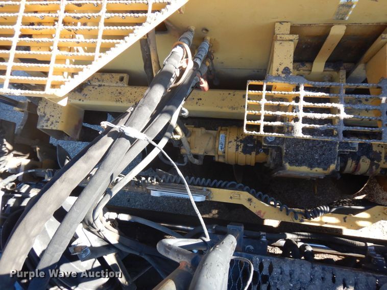 image for item DQ7218 2009 Caterpillar AP1055D  paver