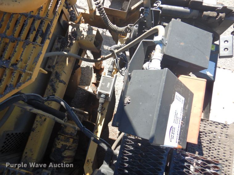 image for item DQ7218 2009 Caterpillar AP1055D  paver