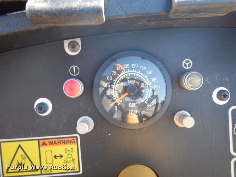 image for item DQ7218 2009 Caterpillar AP1055D  paver