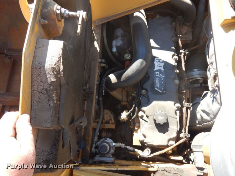 image for item DQ7218 2009 Caterpillar AP1055D  paver