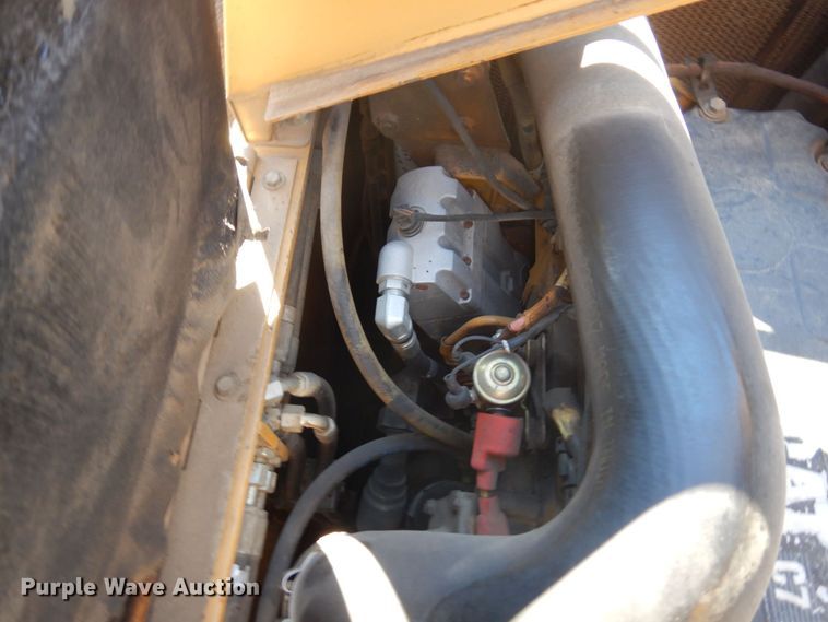 image for item DQ7218 2009 Caterpillar AP1055D  paver