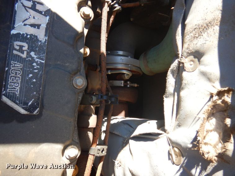 image for item DQ7218 2009 Caterpillar AP1055D  paver