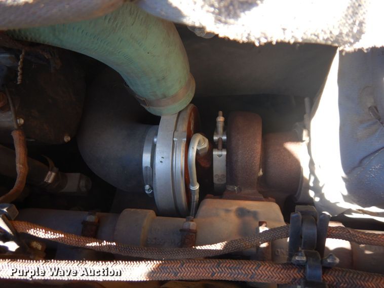 image for item DQ7218 2009 Caterpillar AP1055D  paver