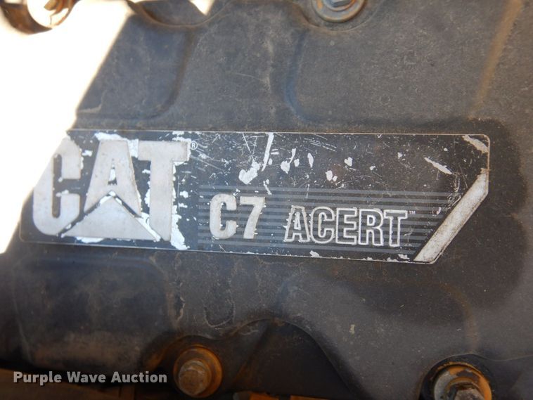 image for item DQ7218 2009 Caterpillar AP1055D  paver