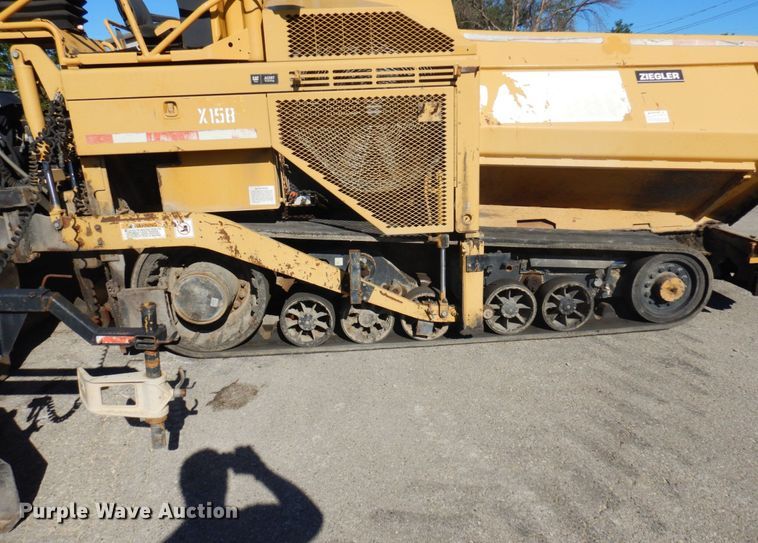 image for item DQ7218 2009 Caterpillar AP1055D  paver
