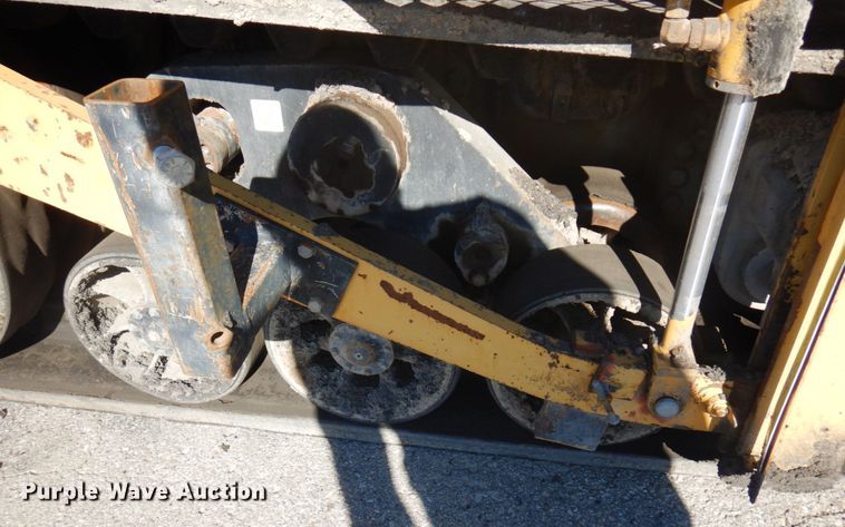 image for item DQ7218 2009 Caterpillar AP1055D  paver