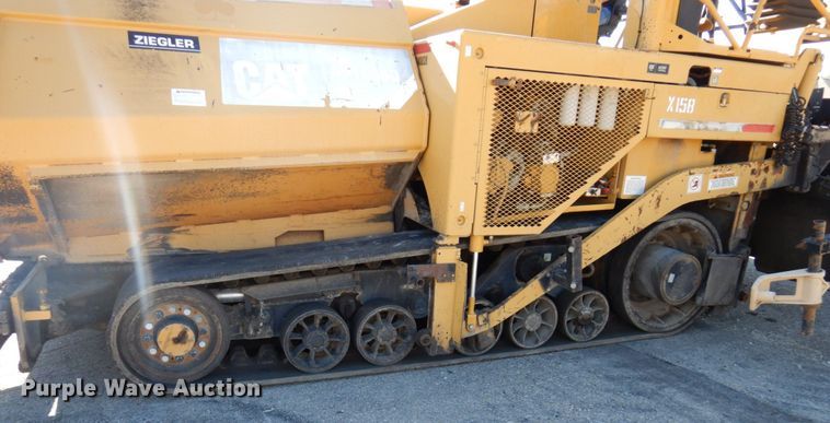 image for item DQ7218 2009 Caterpillar AP1055D  paver