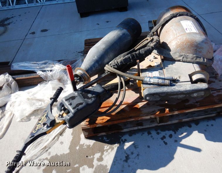 image for item DQ7221 Curb Roller CR1582  curb roller