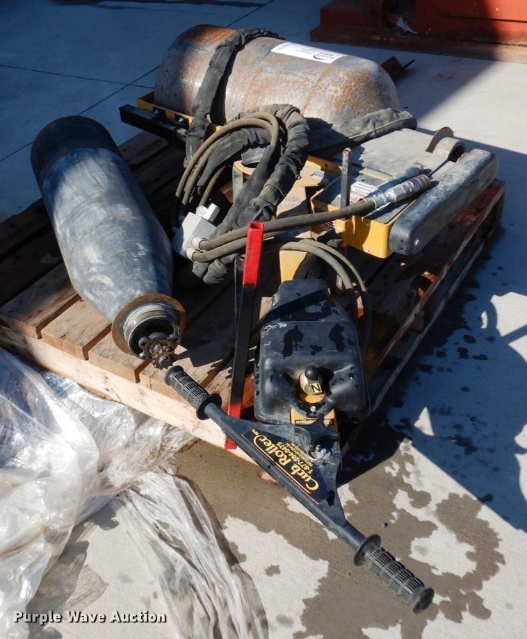 image for item DQ7221 Curb Roller CR1582  curb roller