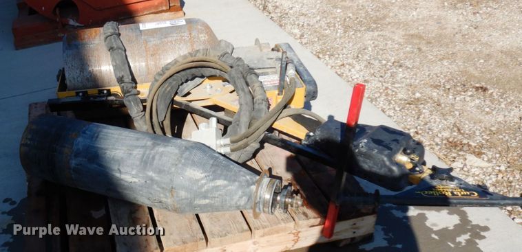 image for item DQ7221 Curb Roller CR1582  curb roller