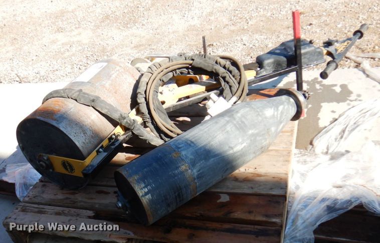 image for item DQ7221 Curb Roller CR1582  curb roller