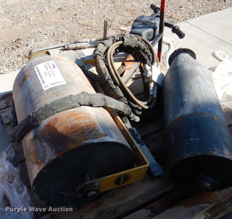 image for item DQ7221 Curb Roller CR1582  curb roller