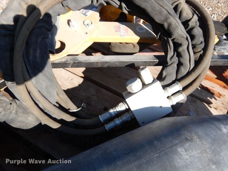 image for item DQ7221 Curb Roller CR1582  curb roller