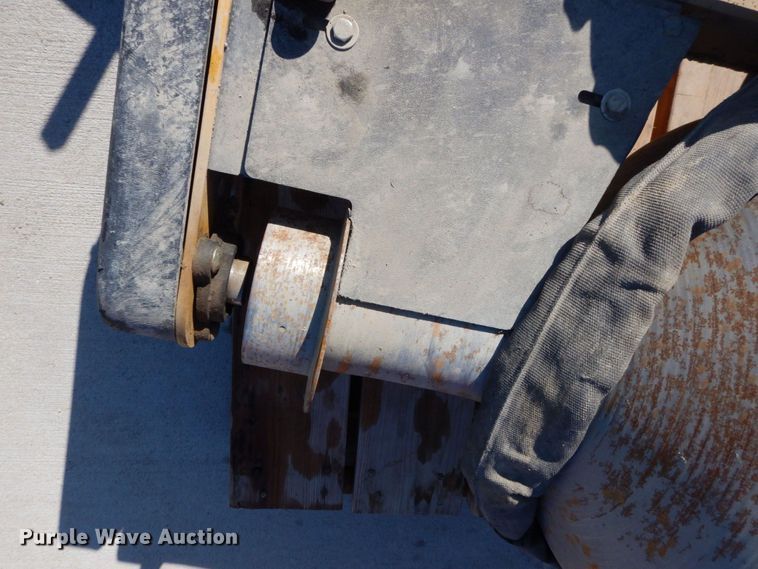 image for item DQ7221 Curb Roller CR1582  curb roller