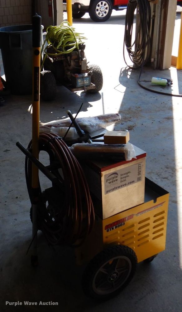 image for item DQ7227 Matrix Pro-Systems MTX-5000  floor coating applicator