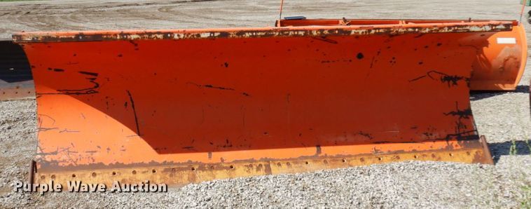 image for item DQ7229 2010 Wausau R4512  snow plow