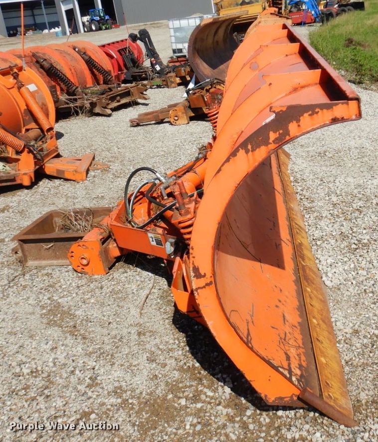 image for item DQ7229 2010 Wausau R4512  snow plow